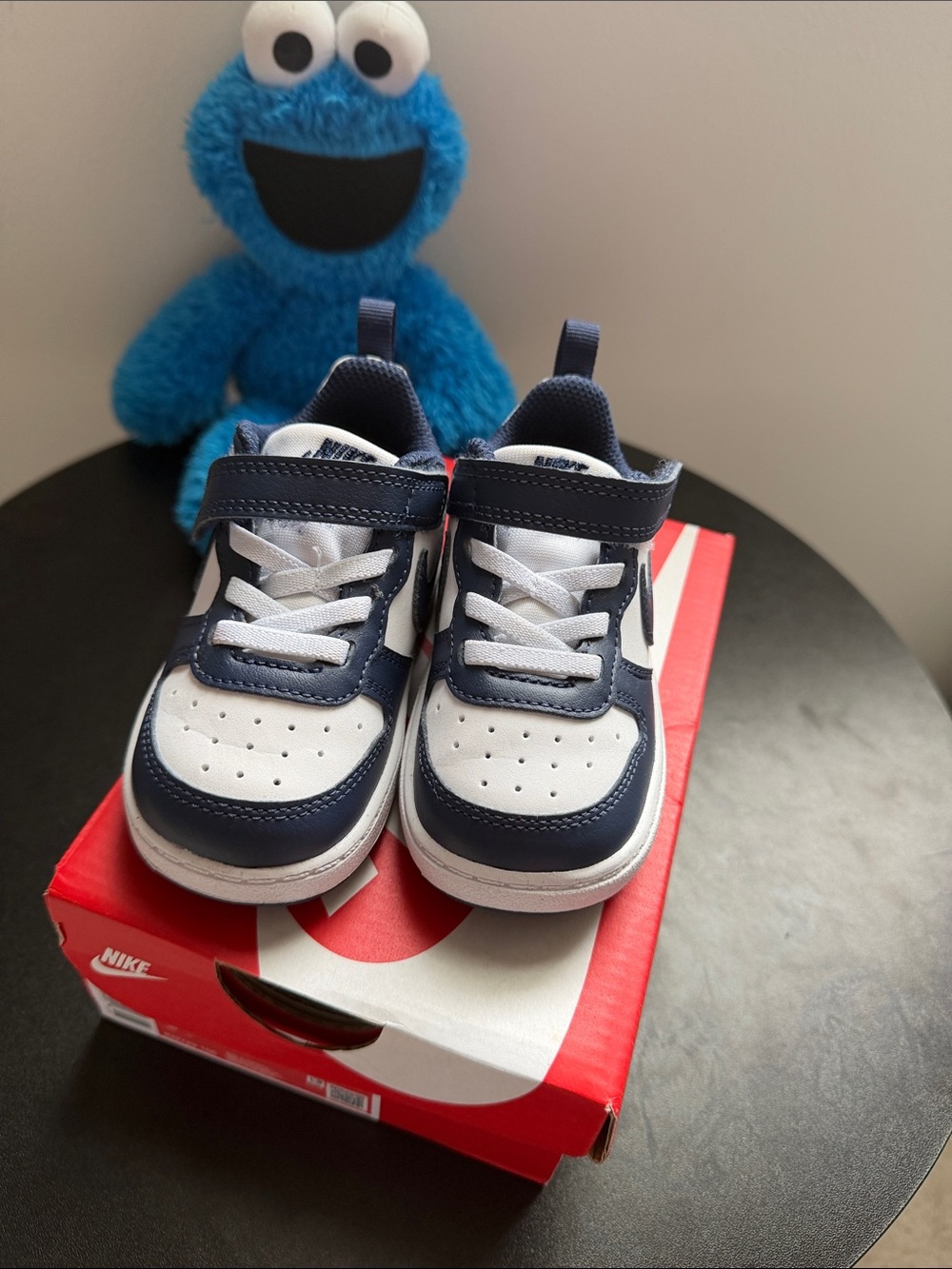Nike Kids Navy and White Hook-and-Loop Low-Top Sneakers